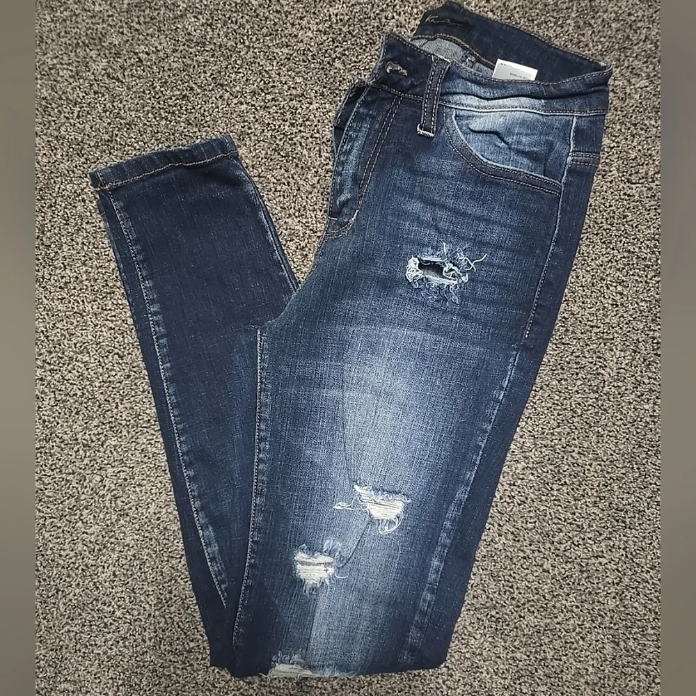Kancan Estilo# VBK1387A high Rise Dark Wash, Disteessed Skinny Jeans Sz 27